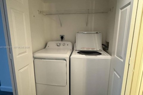 Copropriété à louer à Miami, Floride: 2 chambres, 105.91 m2 № 2063576 - photo 28