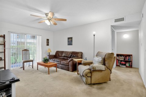 Купить кондоминиум в Корал-Спрингс, Флорида 2 спальни, 92.9м2, № 1948615 - фото 5