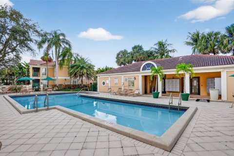 Купить кондоминиум в Корал-Спрингс, Флорида 2 спальни, 92.9м2, № 1948615 - фото 22