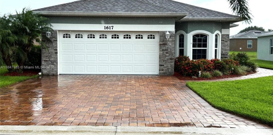 Casa en Sebring, Florida 3 dormitorios, 159.7 m2 № 1845556