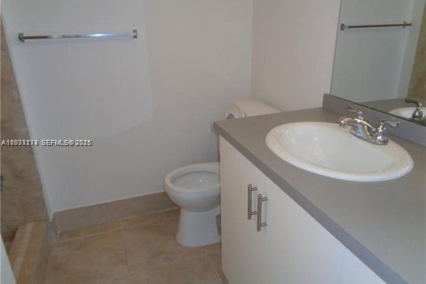 Condominio en venta en Deerfield Beach, Florida, 2 dormitorios, 74.97 m2 № 2034439 - foto 5