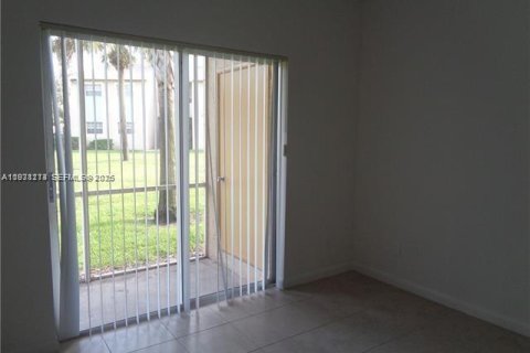 Condominio en venta en Deerfield Beach, Florida, 2 dormitorios, 74.97 m2 № 2034439 - foto 7