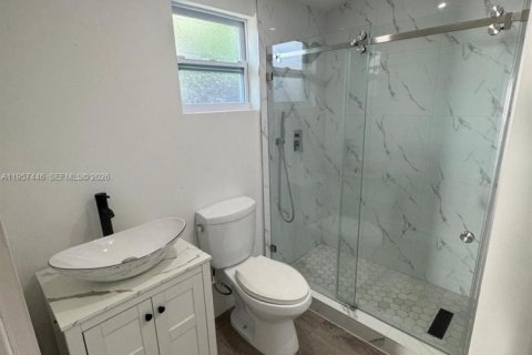 Casa en alquiler en Miami, Florida, 1 dormitorio, 138.24 m2 № 2011444 - foto 7