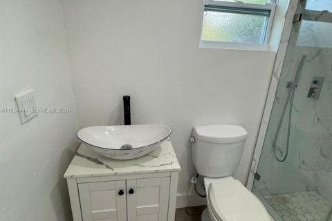 Casa en alquiler en Miami, Florida, 1 dormitorio, 138.24 m2 № 2011444 - foto 8