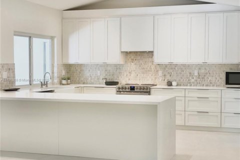 Casa en venta en Palmetto Bay, Florida, 5 dormitorios, 326.74 m2 № 1716155 - foto 7