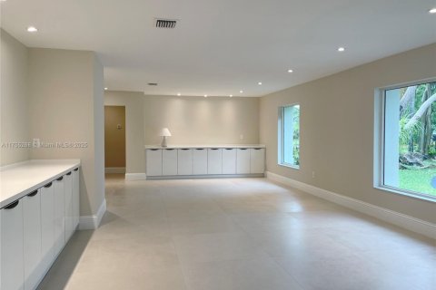 Casa en venta en Palmetto Bay, Florida, 5 dormitorios, 326.74 m2 № 1716155 - foto 5