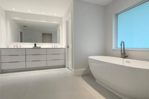 Casa en venta en Palmetto Bay, Florida, 5 dormitorios, 326.74 m2 № 1716155 - foto 11