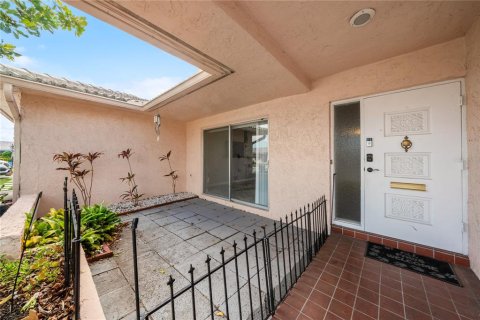 Condominio en venta en Pinellas Park, Florida, 2 dormitorios, 97.55 m2 № 1618431 - foto 3
