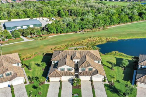 Condominio en Lakewood Ranch, Florida, 3 dormitorios  № 2096073