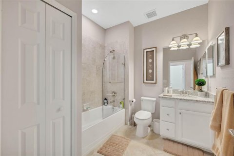 Condominio en alquiler en Lakewood Ranch, Florida, 3 dormitorios, 195.84 m2 № 2096073 - foto 24