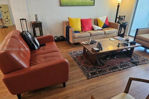 Condo in Lauderdale Lakes, Florida, 2 bedrooms  № 2068997 - photo 17