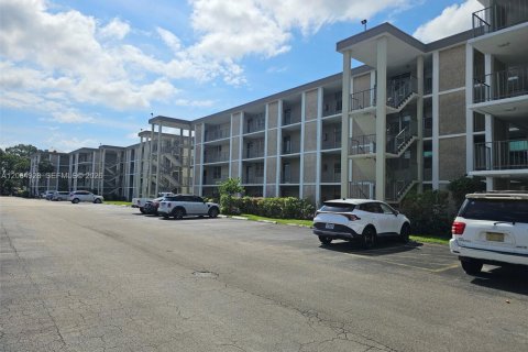 Condo in Lauderdale Lakes, Florida, 2 bedrooms  № 2068997