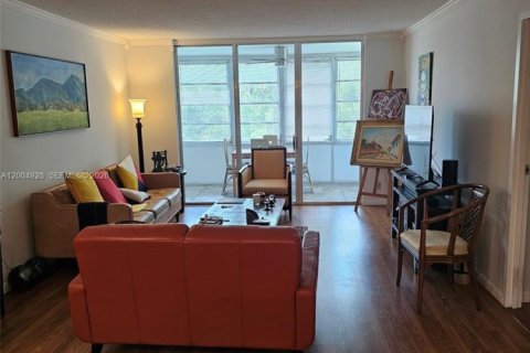 Condo in Lauderdale Lakes, Florida, 2 bedrooms  № 2068997 - photo 10