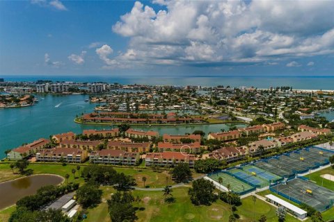 Copropriété à louer à Treasure Island, Floride: 2 chambres, 162.58 m2 № 2389074 - photo 22