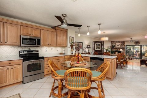 Copropriété à louer à Treasure Island, Floride: 2 chambres, 162.58 m2 № 2389074 - photo 10