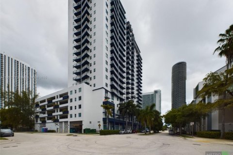 Снять в аренду кондоминиум в Майами, Флорида 2 спальни, 96.62м2, № 1951687 - фото 1
