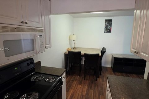 Copropriété à louer à Hallandale Beach, Floride: 1 chambre, 61.13 m2 № 1983918 - photo 8