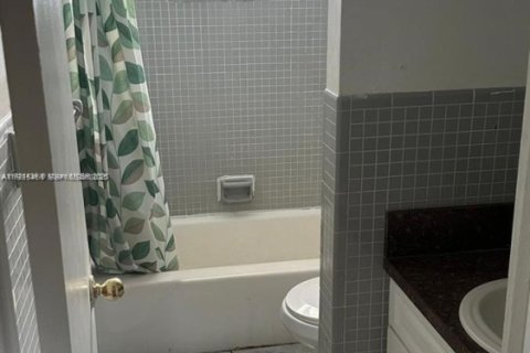 Copropriété à louer à Hallandale Beach, Floride: 1 chambre, 61.13 m2 № 1983918 - photo 11