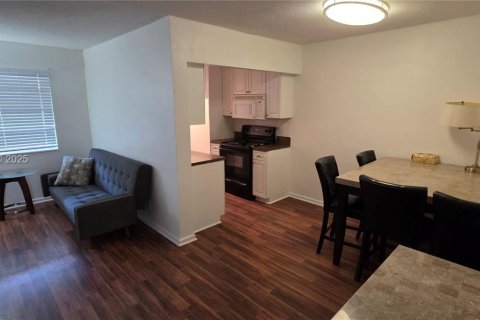 Copropriété à louer à Hallandale Beach, Floride: 1 chambre, 61.13 m2 № 1983918 - photo 5