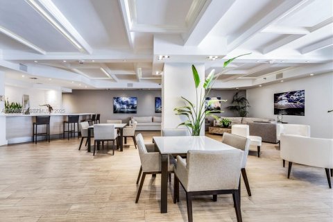 Снять в аренду кондоминиум в Майами-Бич, Флорида 1 спальня, 51.1м2, № 1992279 - фото 17