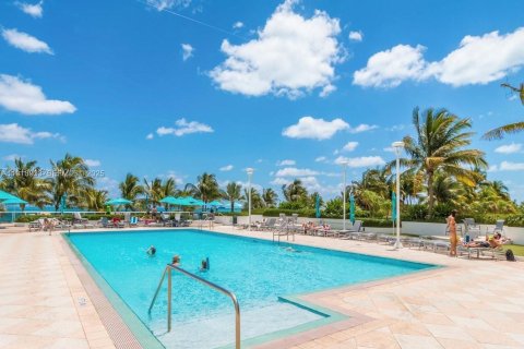 Снять в аренду кондоминиум в Майами-Бич, Флорида 1 спальня, 51.1м2, № 1992279 - фото 22