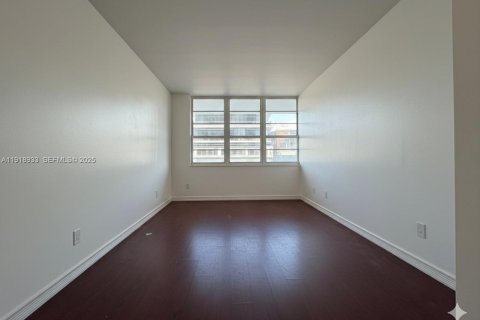 Снять в аренду кондоминиум в Майами-Бич, Флорида 1 спальня, 51.1м2, № 1992279 - фото 11