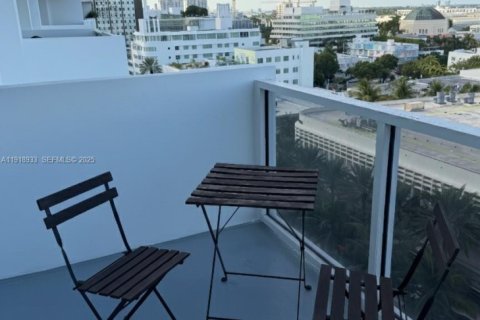 Снять в аренду кондоминиум в Майами-Бич, Флорида 1 спальня, 51.1м2, № 1992279 - фото 2