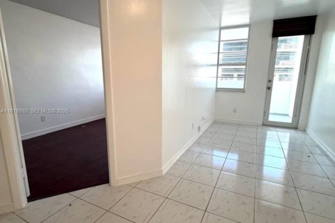 Снять в аренду кондоминиум в Майами-Бич, Флорида 1 спальня, 51.1м2, № 1992279 - фото 3