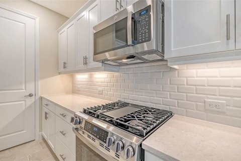 Villa ou maison à vendre à Sarasota, Floride: 4 chambres, 216.65 m2 № 2121658 - photo 8