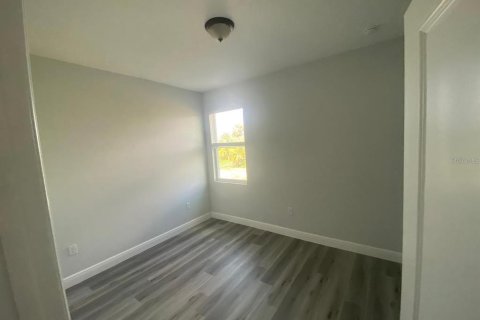 Villa ou maison à vendre à Port Charlotte, Floride: 4 chambres, 176.79 m2 № 2425397 - photo 8