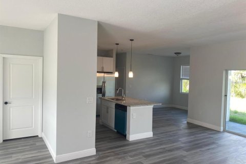 Villa ou maison à vendre à Port Charlotte, Floride: 4 chambres, 176.79 m2 № 2425397 - photo 12