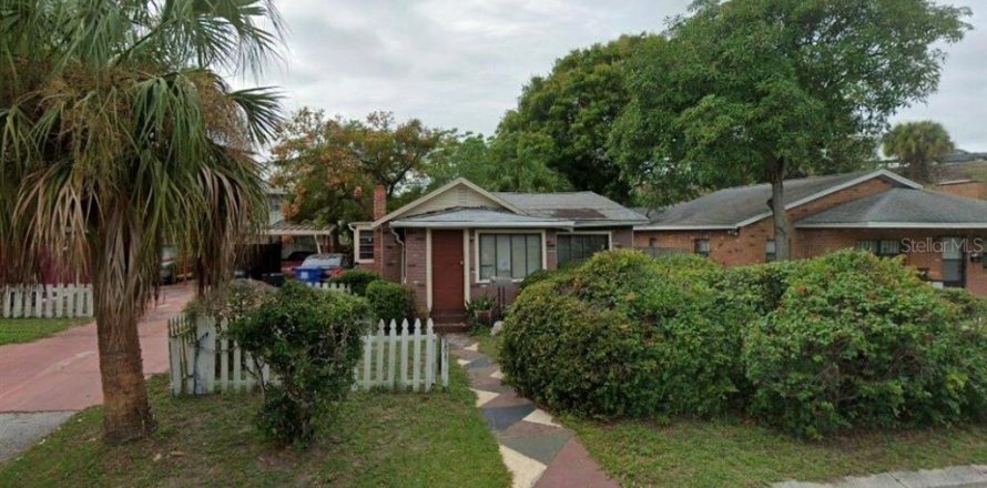 House in Saint Petersburg, Florida 2 bedrooms, 82.78 sq.m. № 2230621