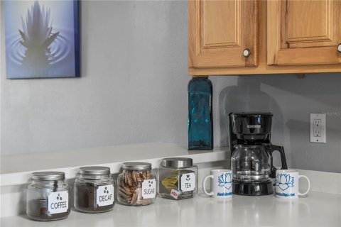 Condo in Altamonte Springs, Florida, 2 bedrooms  № 1913099 - photo 12