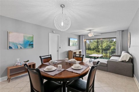 Condo in Altamonte Springs, Florida, 2 bedrooms  № 1913099 - photo 20
