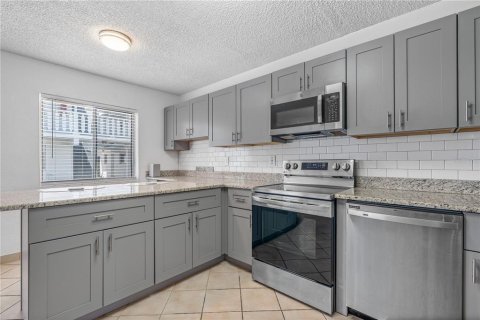 Condo in Daytona Beach, Florida, 2 bedrooms  № 2379582 - photo 14