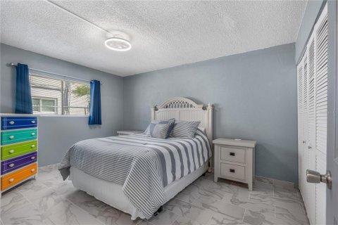 Condo in Daytona Beach, Florida, 2 bedrooms  № 2379582 - photo 17