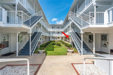 Condo in Daytona Beach, Florida, 2 bedrooms  № 2379582 - photo 3