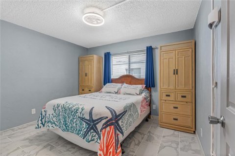Condo in Daytona Beach, Florida, 2 bedrooms  № 2379582 - photo 15