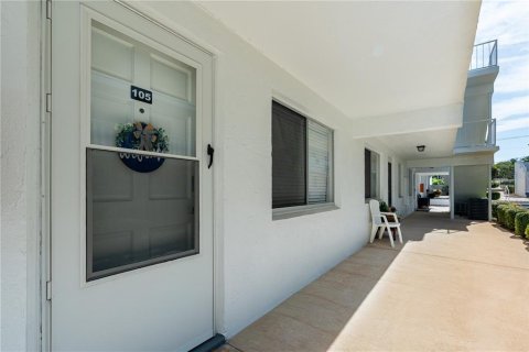 Condo in Daytona Beach, Florida, 2 bedrooms  № 2379582 - photo 5