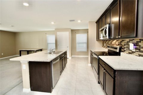 Casa en venta en Dade City, Florida, 4 dormitorios, 207.92 m2 № 2148802 - foto 10