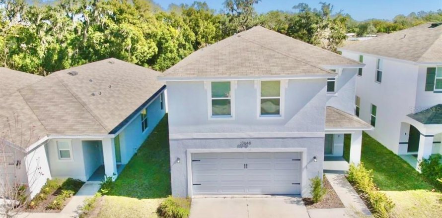 Casa en Dade City, Florida 4 dormitorios, 207.92 m2 № 2148802