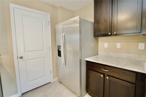 Casa en venta en Dade City, Florida, 4 dormitorios, 207.92 m2 № 2148802 - foto 11
