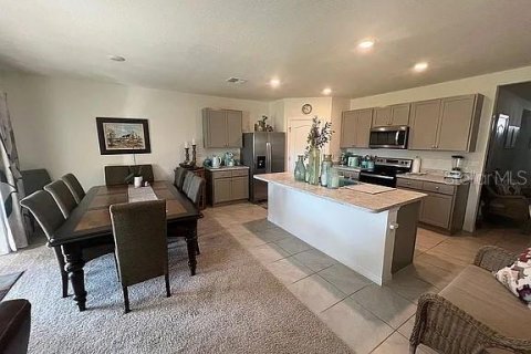 House in New Smyrna Beach, Florida 4 bedrooms, 172.33 sq.m. № 1675733 - photo 3