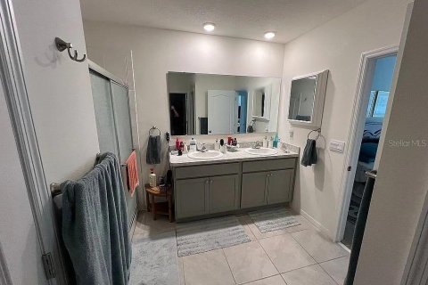 House in New Smyrna Beach, Florida 4 bedrooms, 172.33 sq.m. № 1675733 - photo 23