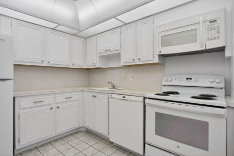 Copropriété à vendre à Pompano Beach, Floride: 2 chambres, 98.85 m2 № 2266220 - photo 4