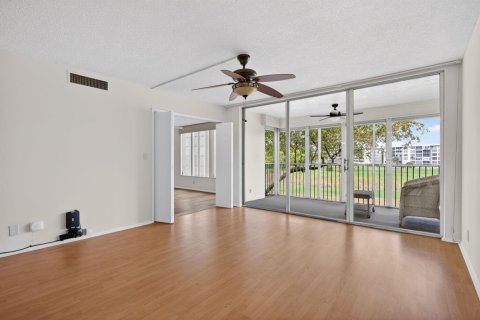 Copropriété à vendre à Pompano Beach, Floride: 2 chambres, 98.85 m2 № 2266220 - photo 12