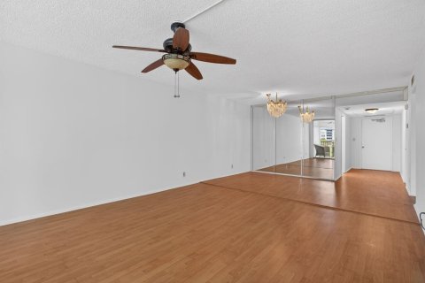 Copropriété à vendre à Pompano Beach, Floride: 2 chambres, 98.85 m2 № 2266220 - photo 14