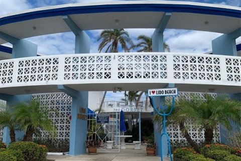 Купить кондоминиум в Сарасота, Флорида 3 комнаты, 72.84м2, № 1561184 - фото 1
