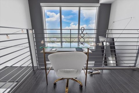 Condo in Miami, Florida, 1 bedroom  № 1841005 - photo 12