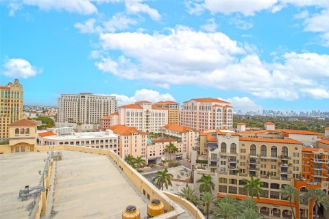 Condo in Coral Gables, Florida, 1 bedroom  № 2031331 - photo 24